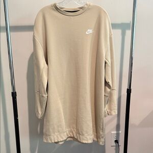 Nike Cream Long Sleeve Sweatshirt